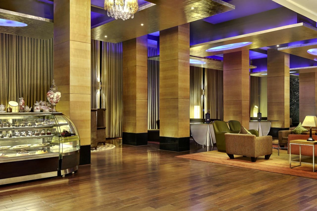 Taj Club House - фото 1