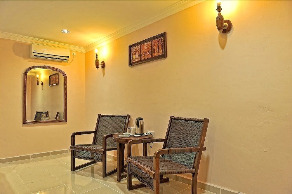 Penarak Bamboo Beach Motel