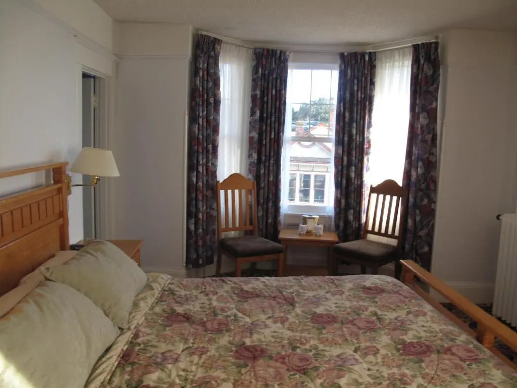 James Bay Inn Hotel & Suites - Chambres