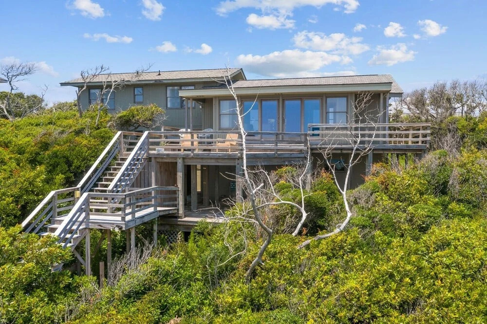 The Green Flash 4 Bedroom Home by RedAwning