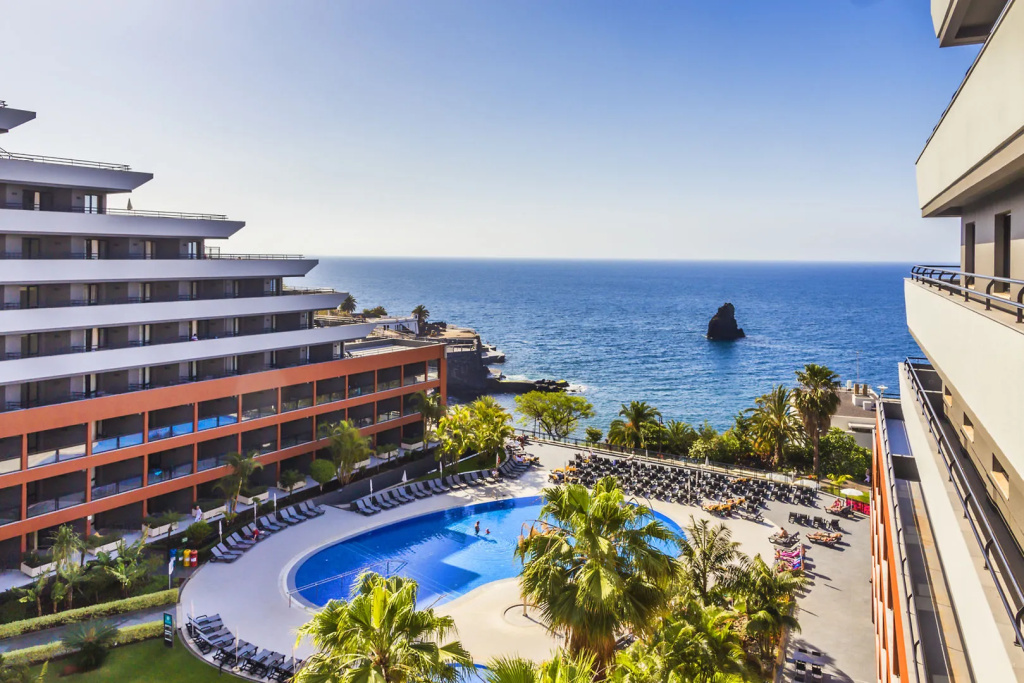 Beach & Waterfront