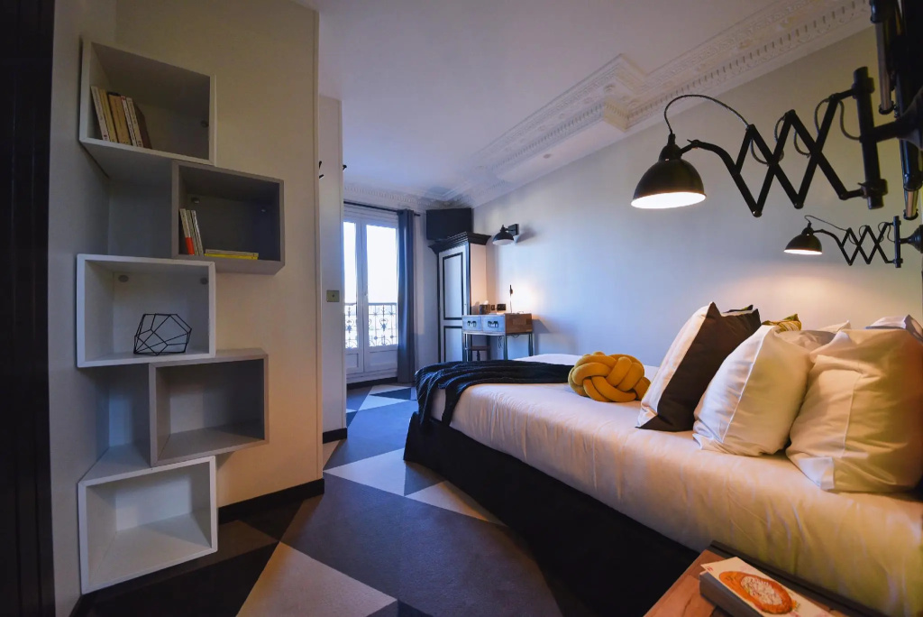 Standard Double room with balcony (full double bed)