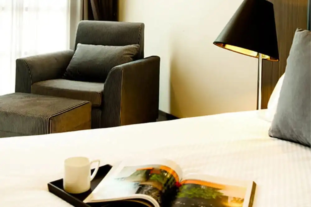 Отель Crystal Suites Suvarnabhumi Airport в Бангкоке