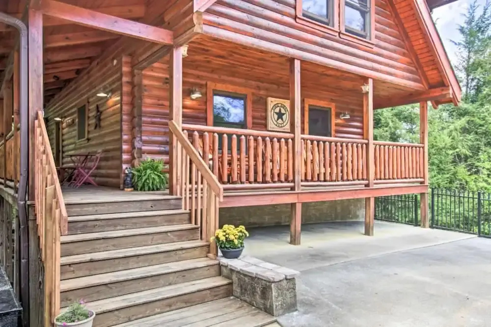 A Stone's Throw By Heritage Cabin Rentals