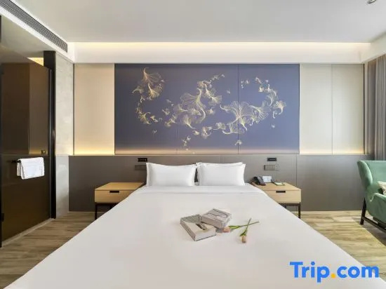 Double Suite full double bed