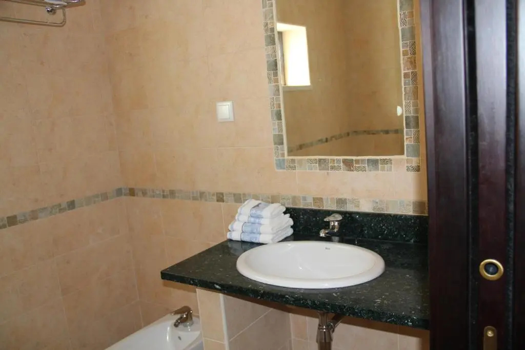 3 Bedrooms Cottage