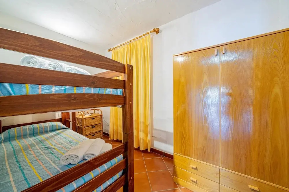 3 Bedrooms Cottage