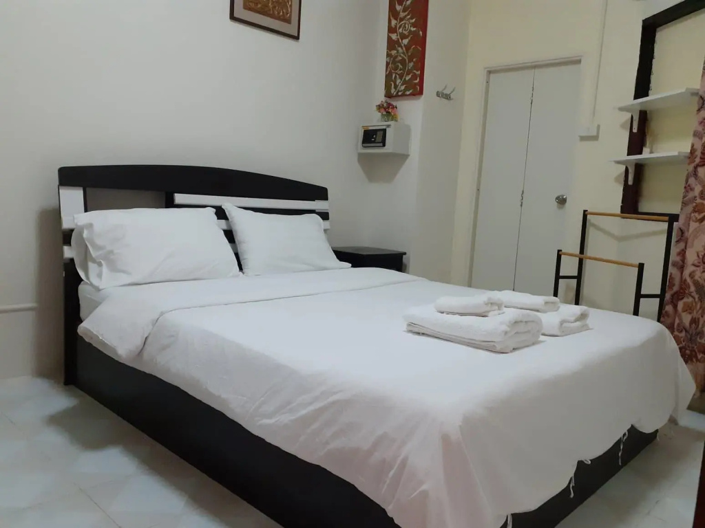 Standard Double room (full double bed)
