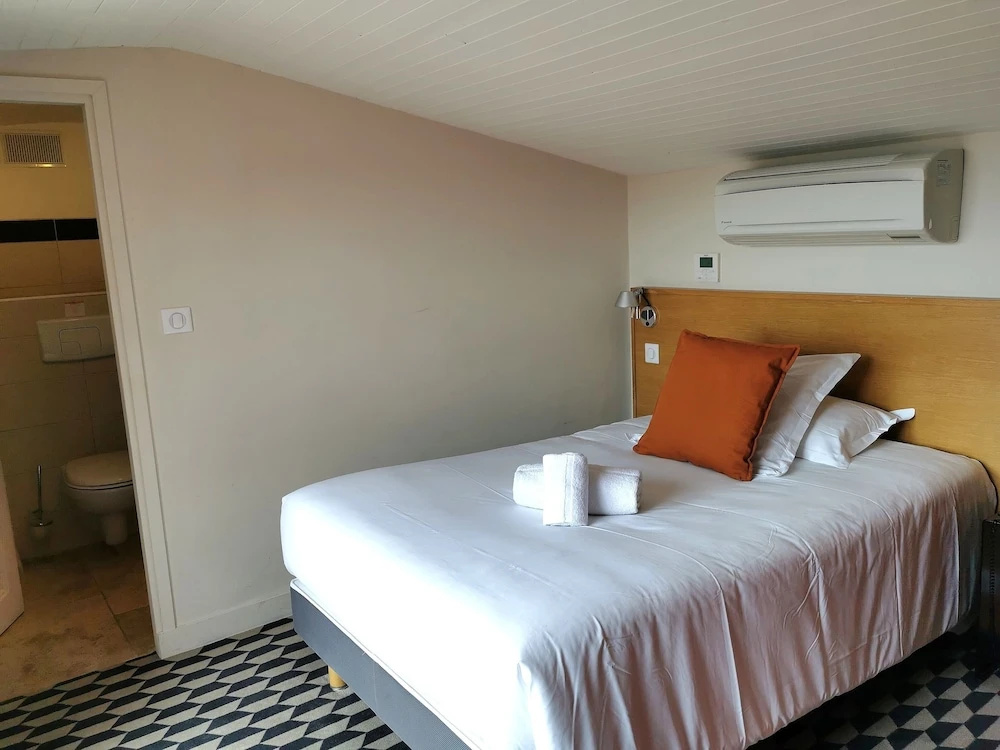 Standard Single Attic room with mountain view