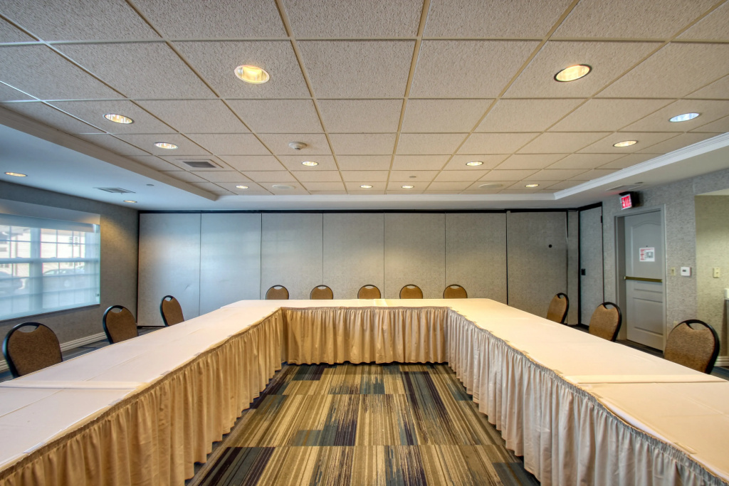 Holiday Inn Express Hotel & Suites Milwaukee Airport by IHG - Général