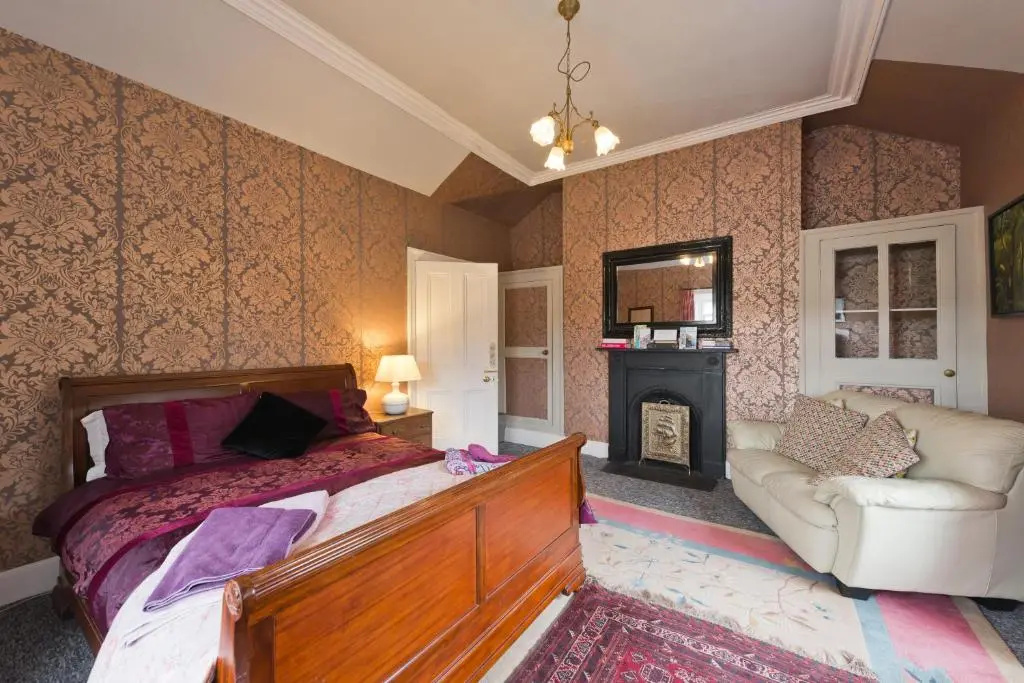 Standard room with mountain view