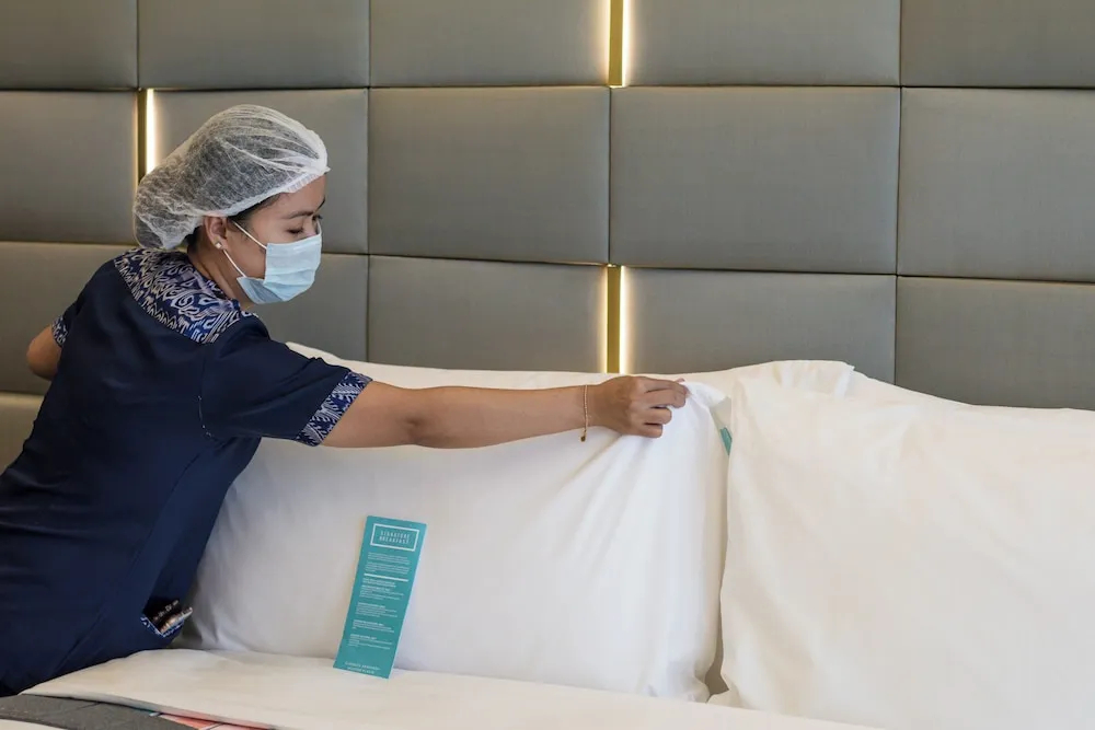 海景標準四人俱樂部房，設兩張雙人床。