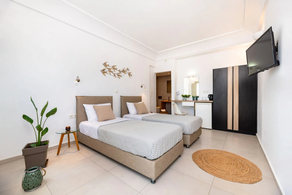 Standard Double room (full double bed)