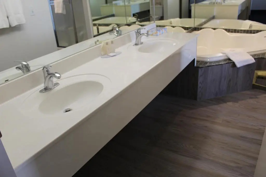 Divya Sutra Plaza and Conference Centre Calgary Airport - Chambres