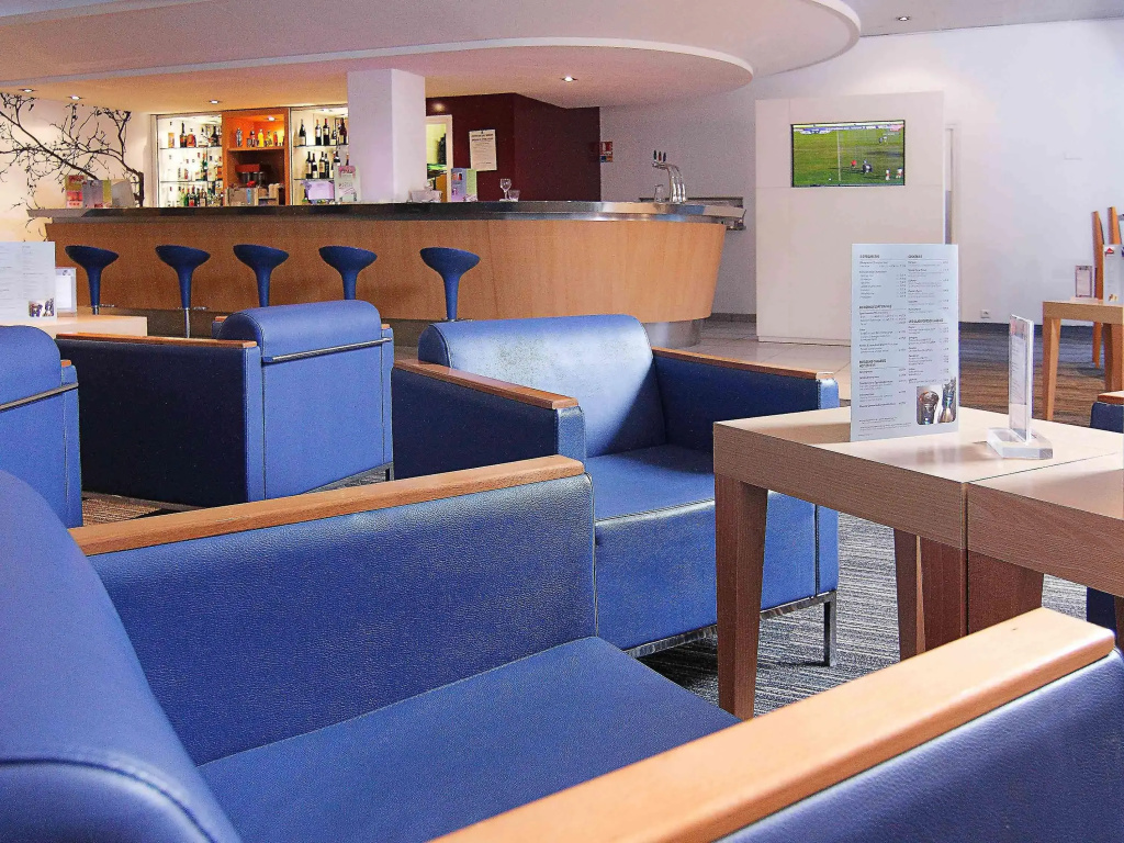 Lobby & Reception