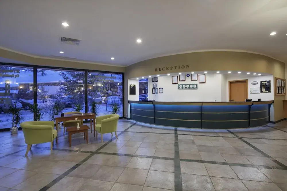Lobby & Reception