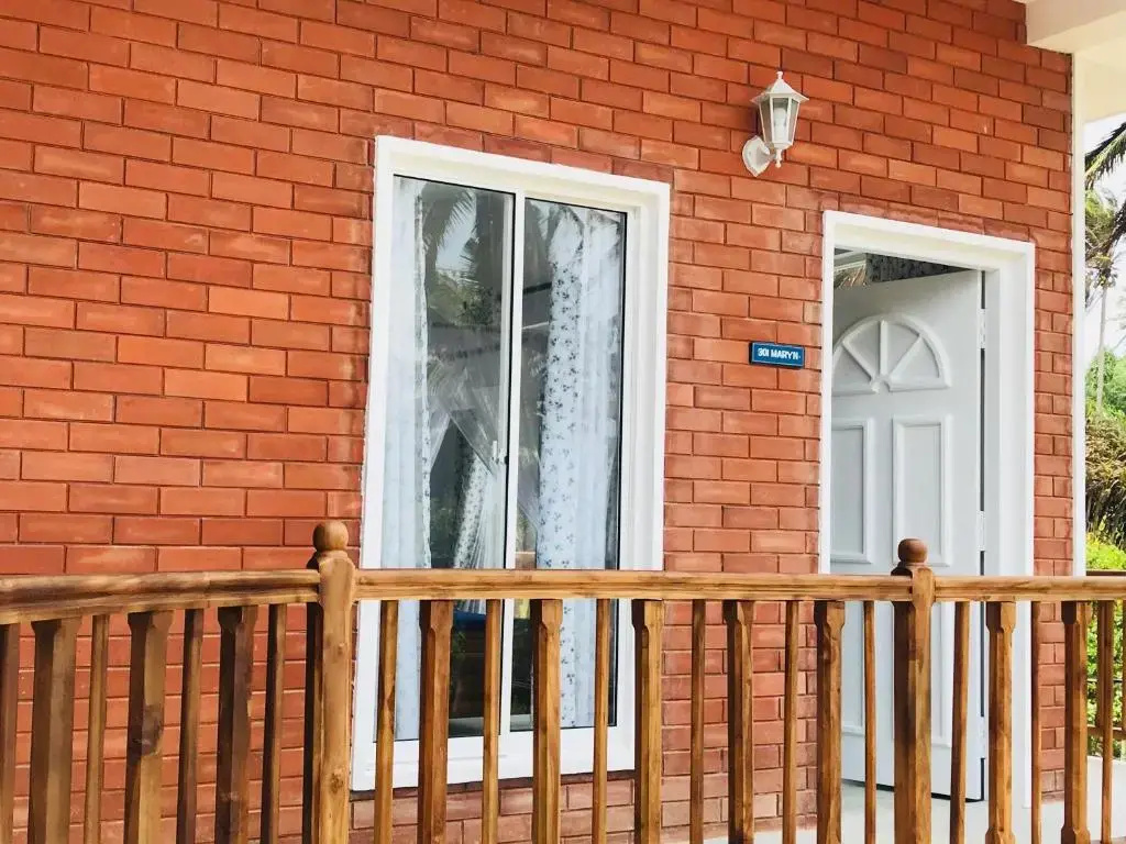 Deluxe Double room with balcony and with sea view (full double bed)