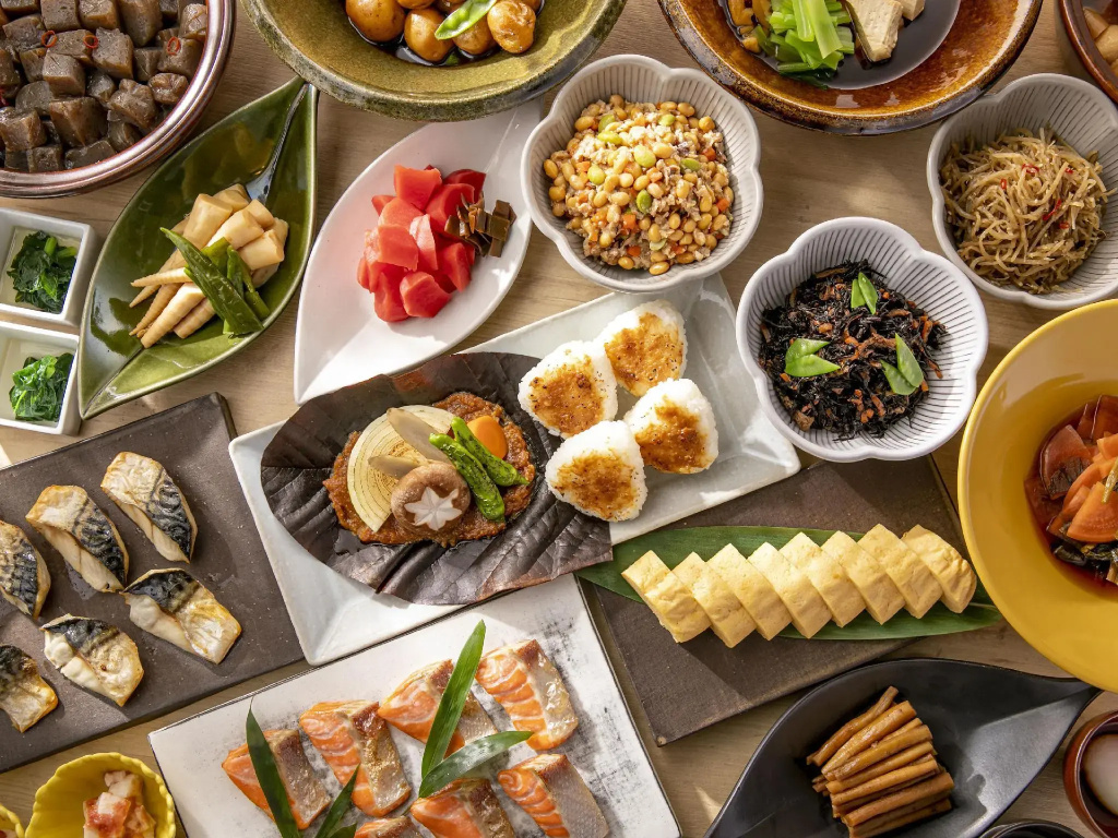 Food & Beverage