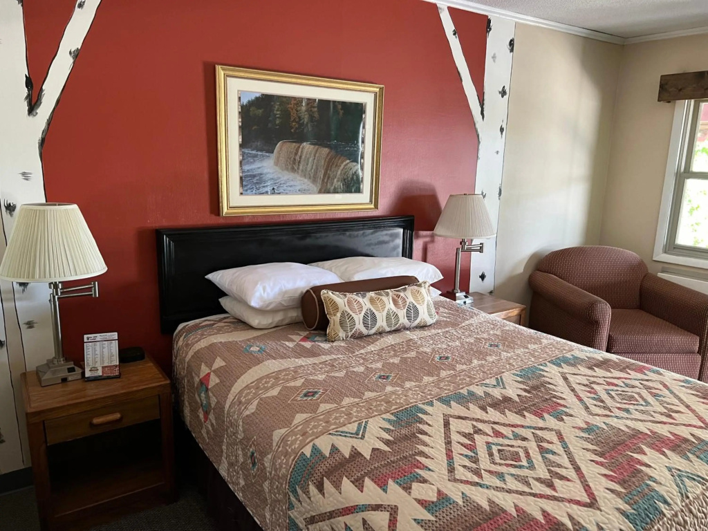 Cedar Hill Lodge — 4