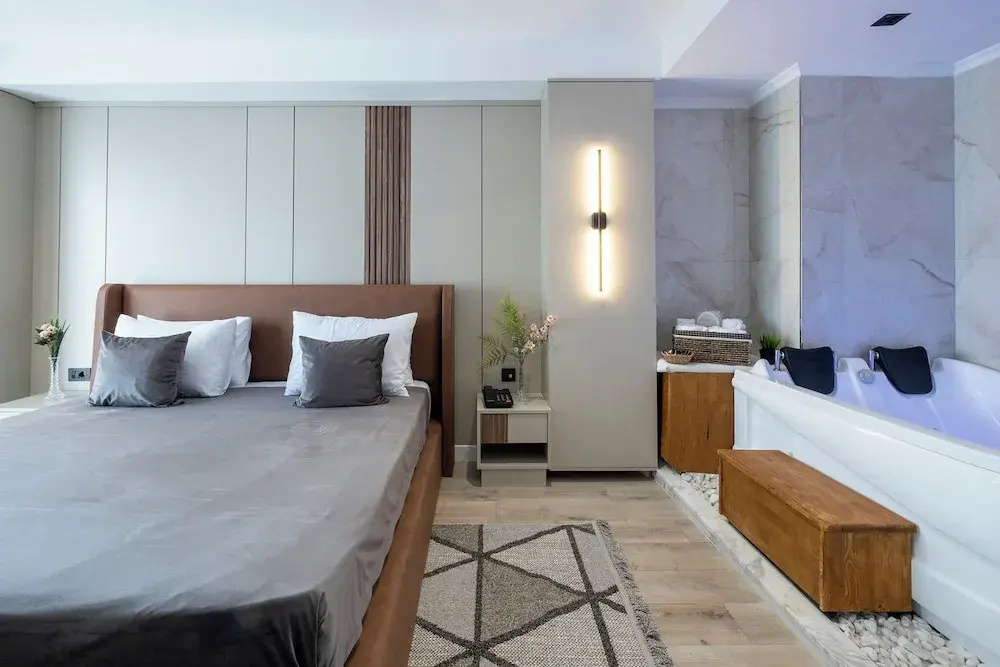 Suite with balcony