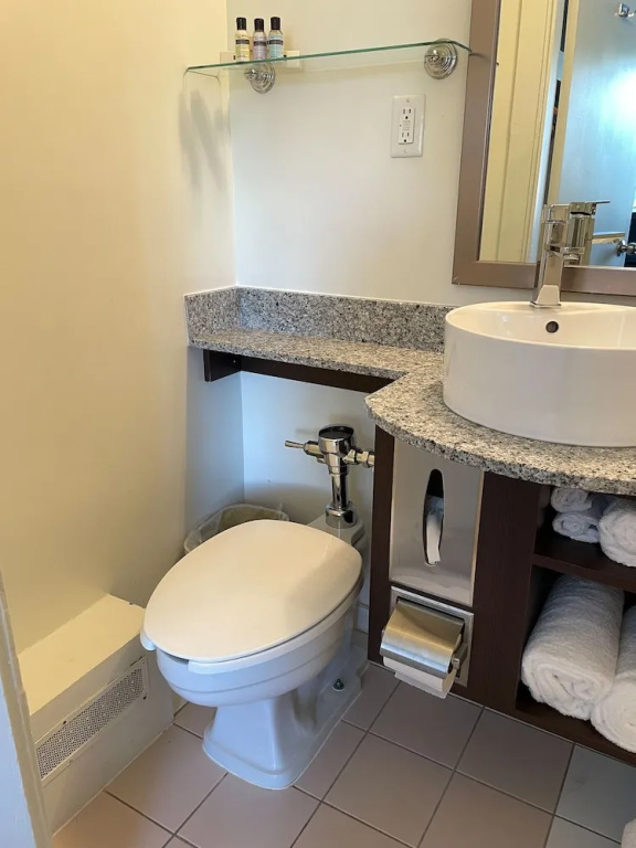 Economy room