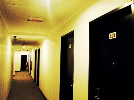 Adel Hotel