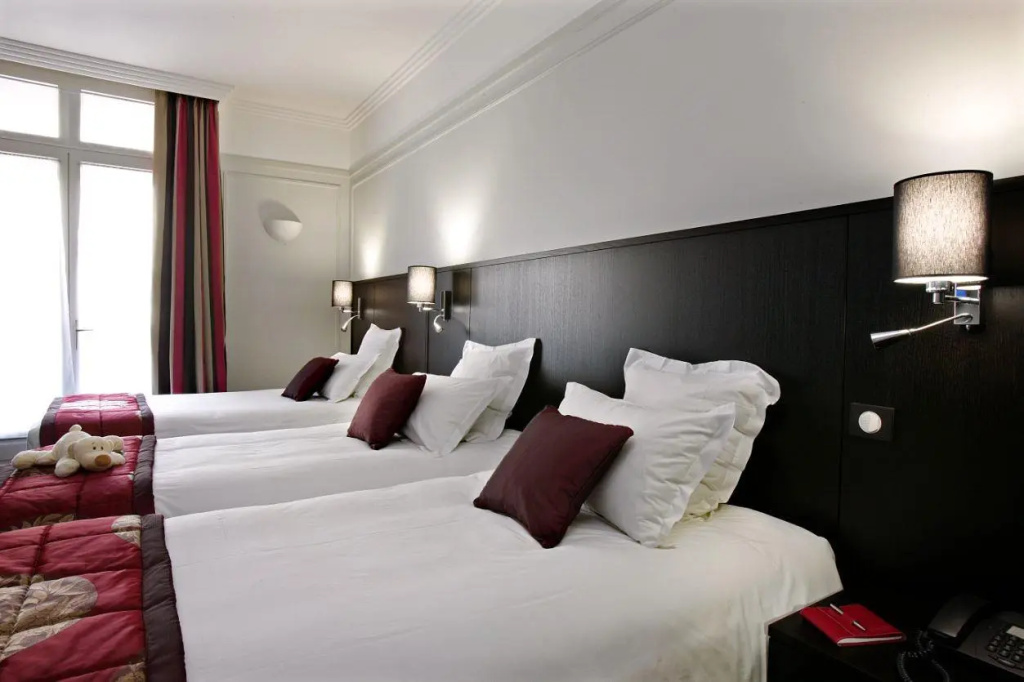 Hotel California Champs Elysees 31