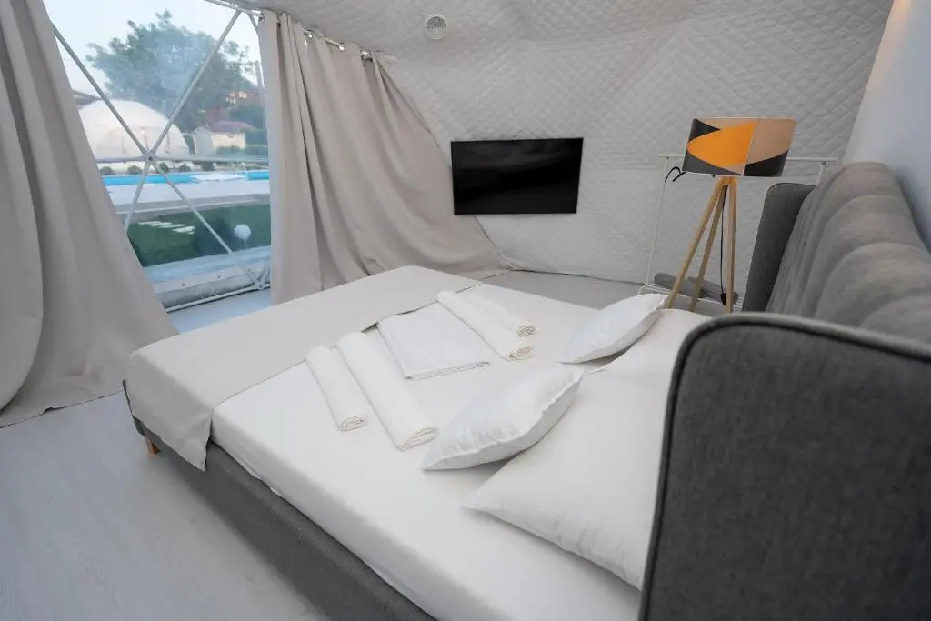 Seagloo Glamping - Adults Only