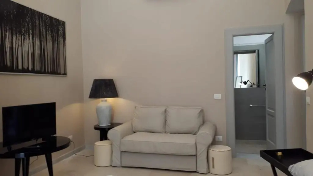 Deluxe Double room (full double bed)