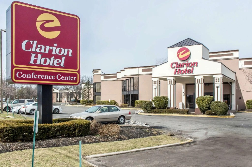 Clarion Hotel & Conference Center Ronkonkoma MacArthur Airport - Chambres