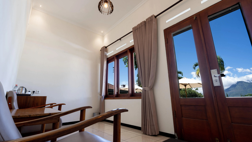Suite with pool view