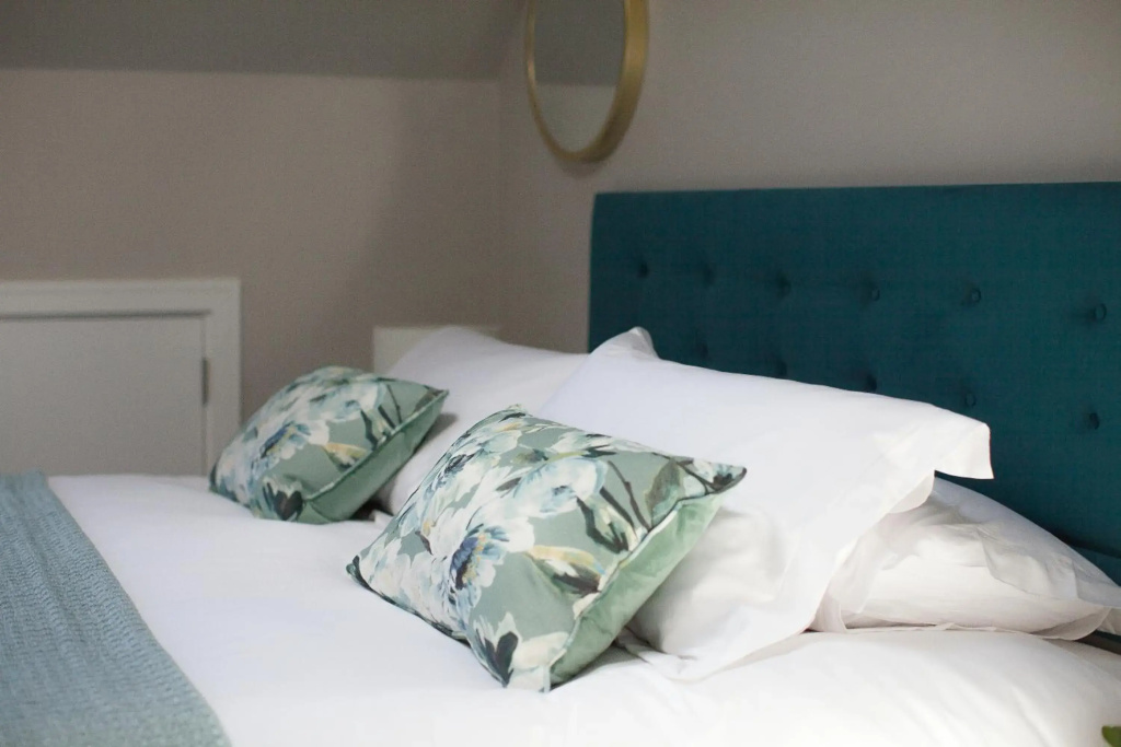 The Loft, Bootham House - luxury apartment with free onsite parking space