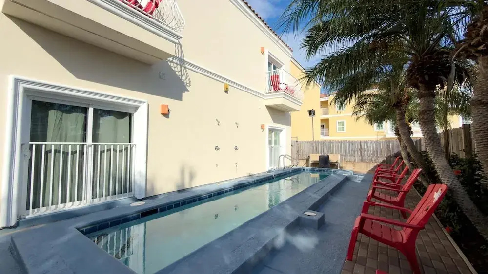 Pool 1st Floor 75 Yards To Beach Value 2 Bedroom Apts