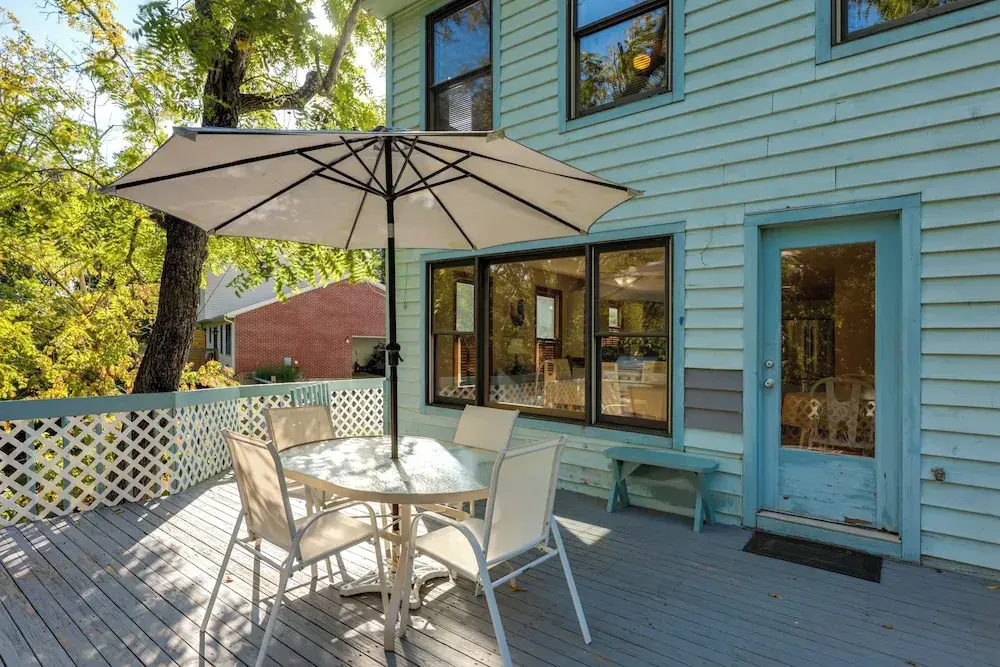 4 Mi to Dtwn Loveland: Private Retreat w/ Decks