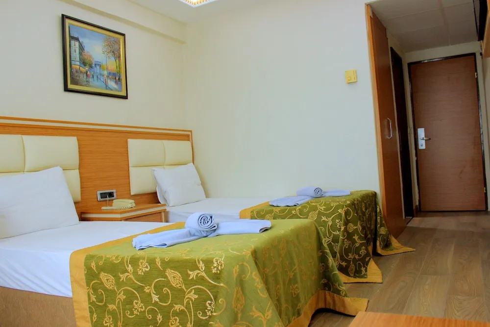 Hotel Buyuk Paris — 3