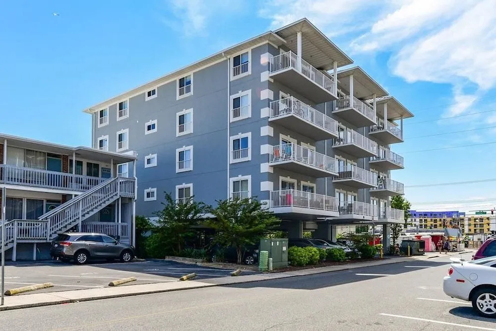 Whispering Sands 401 - 3 Br Condo