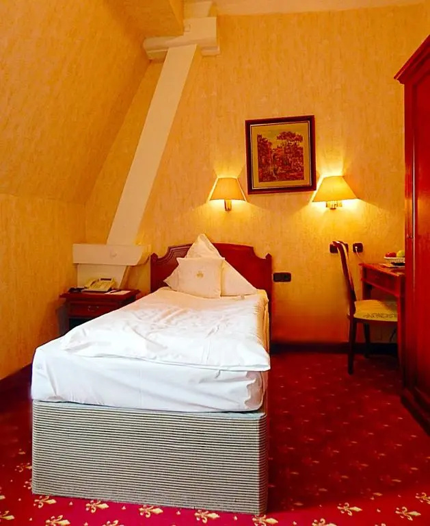 Hotel Burg Staufenberg - Chambres