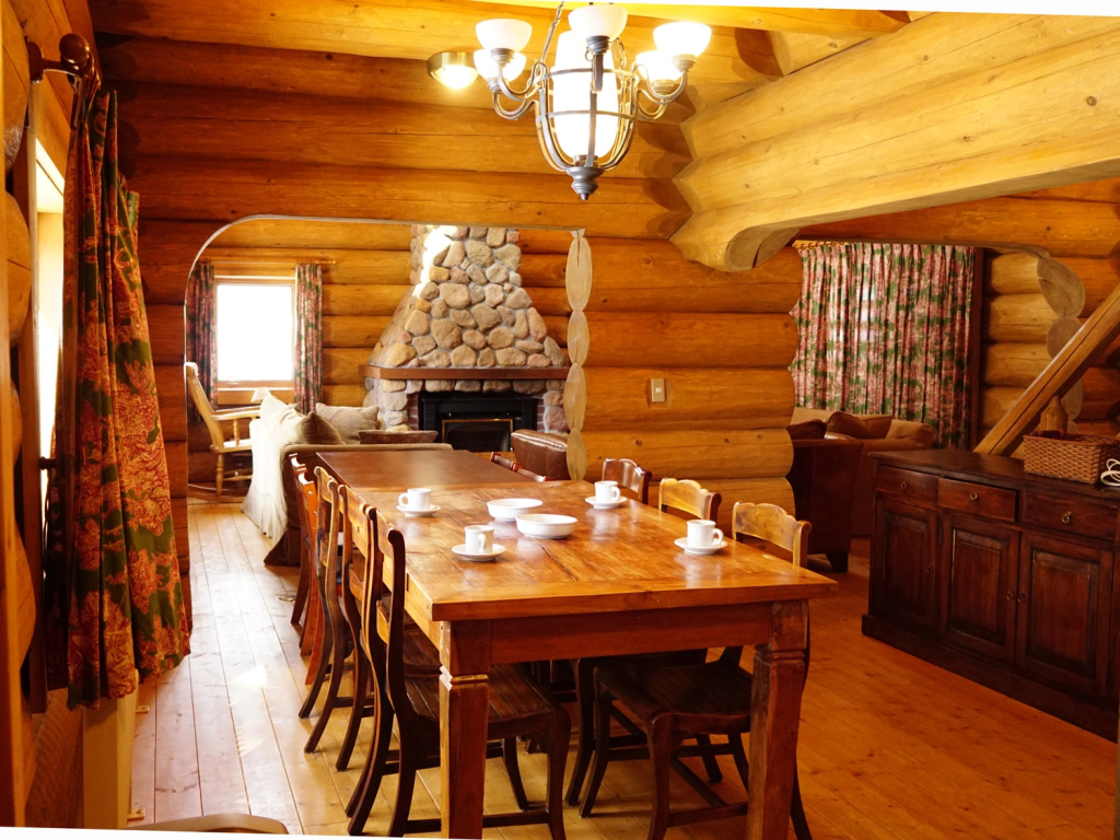 4 Bedrooms Cottage