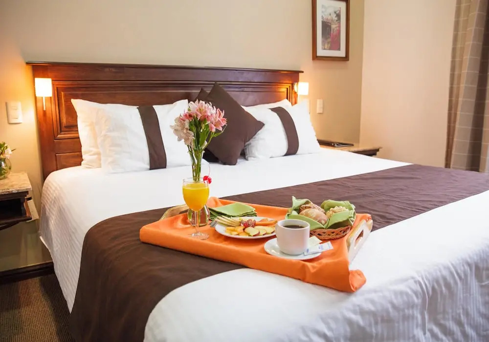 Double Master Suite full double bed