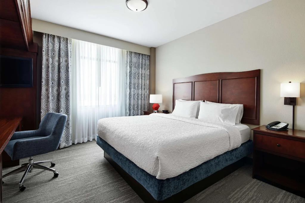 Double Suite (full double bed)