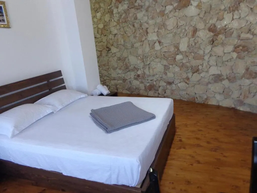 Standard Triple room with balcony