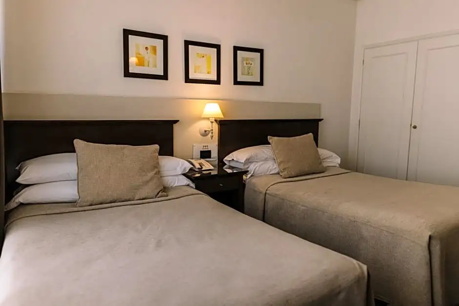 Dos Reyes Hotel - Chambres