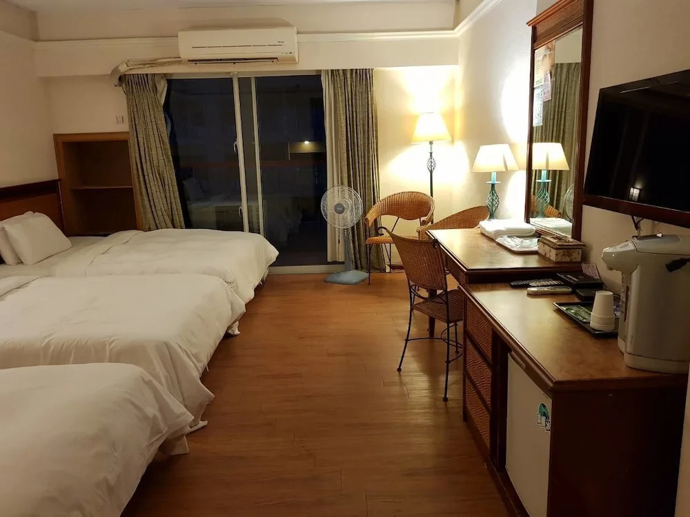 Deluxe Quadruple room
