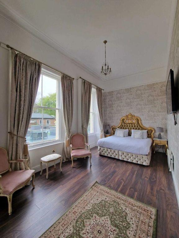 Superior Double room (full double bed)