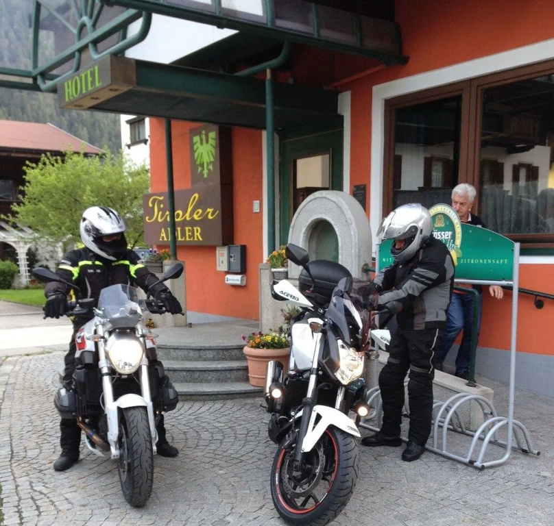 Hotel Tiroler ADLER Bed & Breakfast - Général