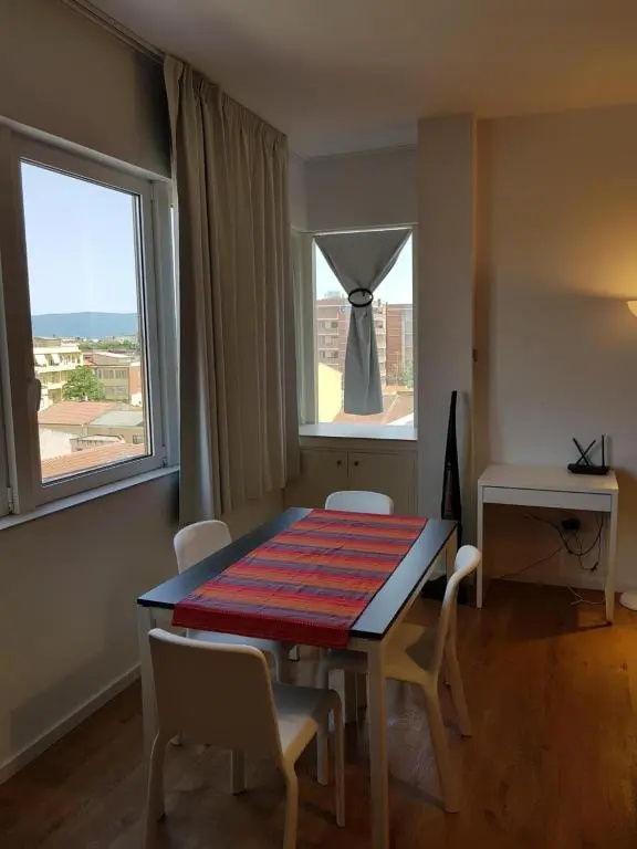 Four Rooms Apartments