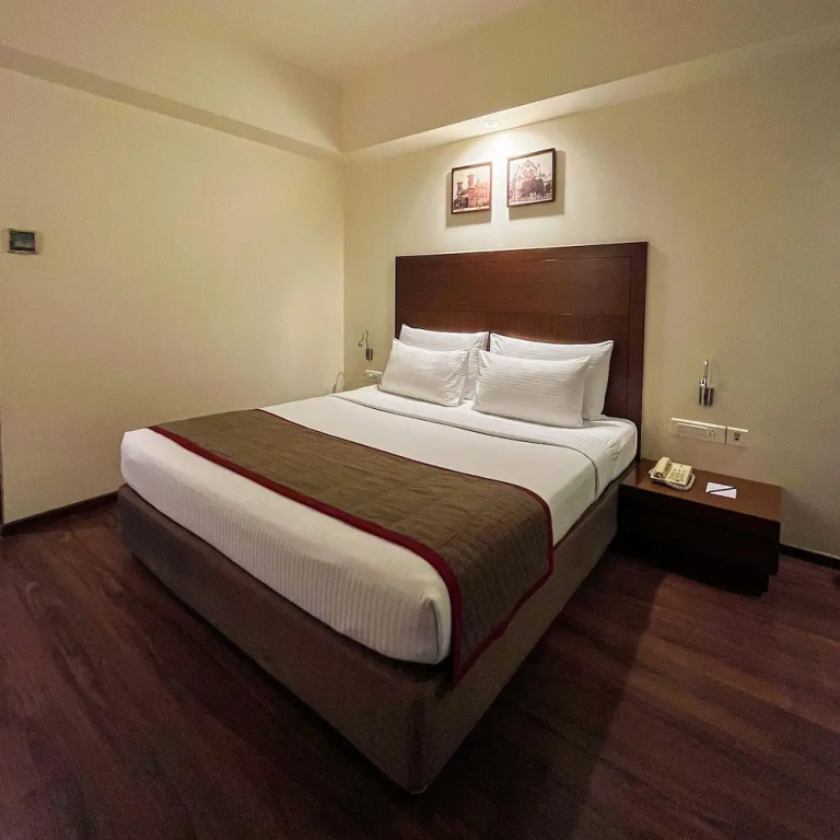 Executive Double room (full double bed)