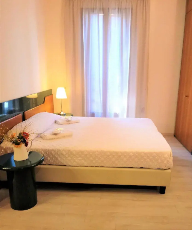 Classic Double room (full double bed)