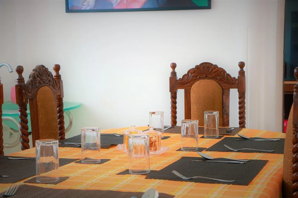 Eos Hostels - фото 8