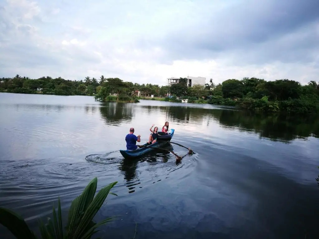Lake Wave Hotel